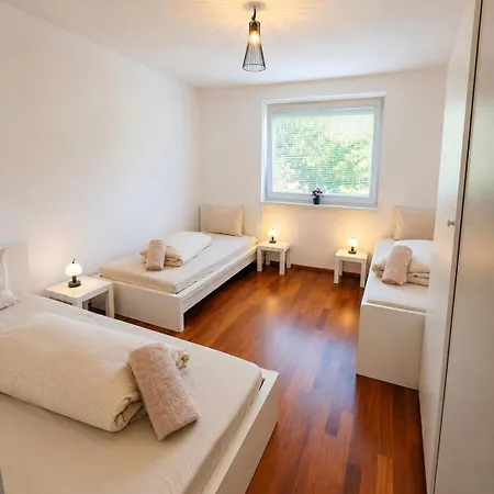 Mountain View Spacious With 2 Parking * إنسبروك