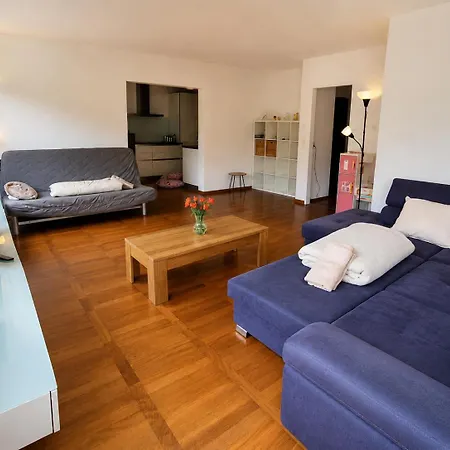 Mountain View Spacious With 2 Parking شقة *