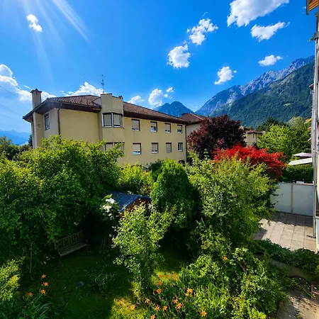 Mountain View Spacious With 2 Parking شقة إنسبروك
